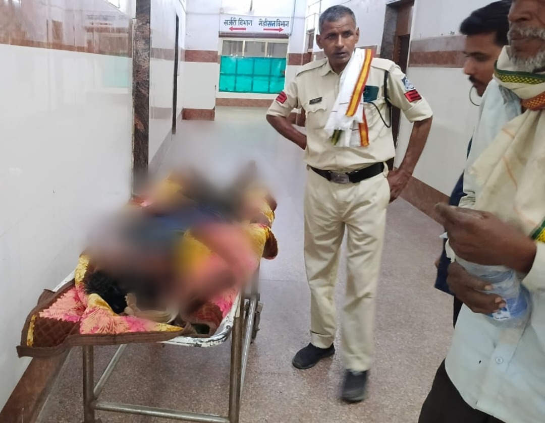 जिला मुरैना के थाना देवगढ़ क्षेत्र में पारिवारिक विवाद में गंभीर रूप से घायल हुए एक व्यक्ति को, डायल-112 जवानों ने पहुँचाया अस्पताल। 